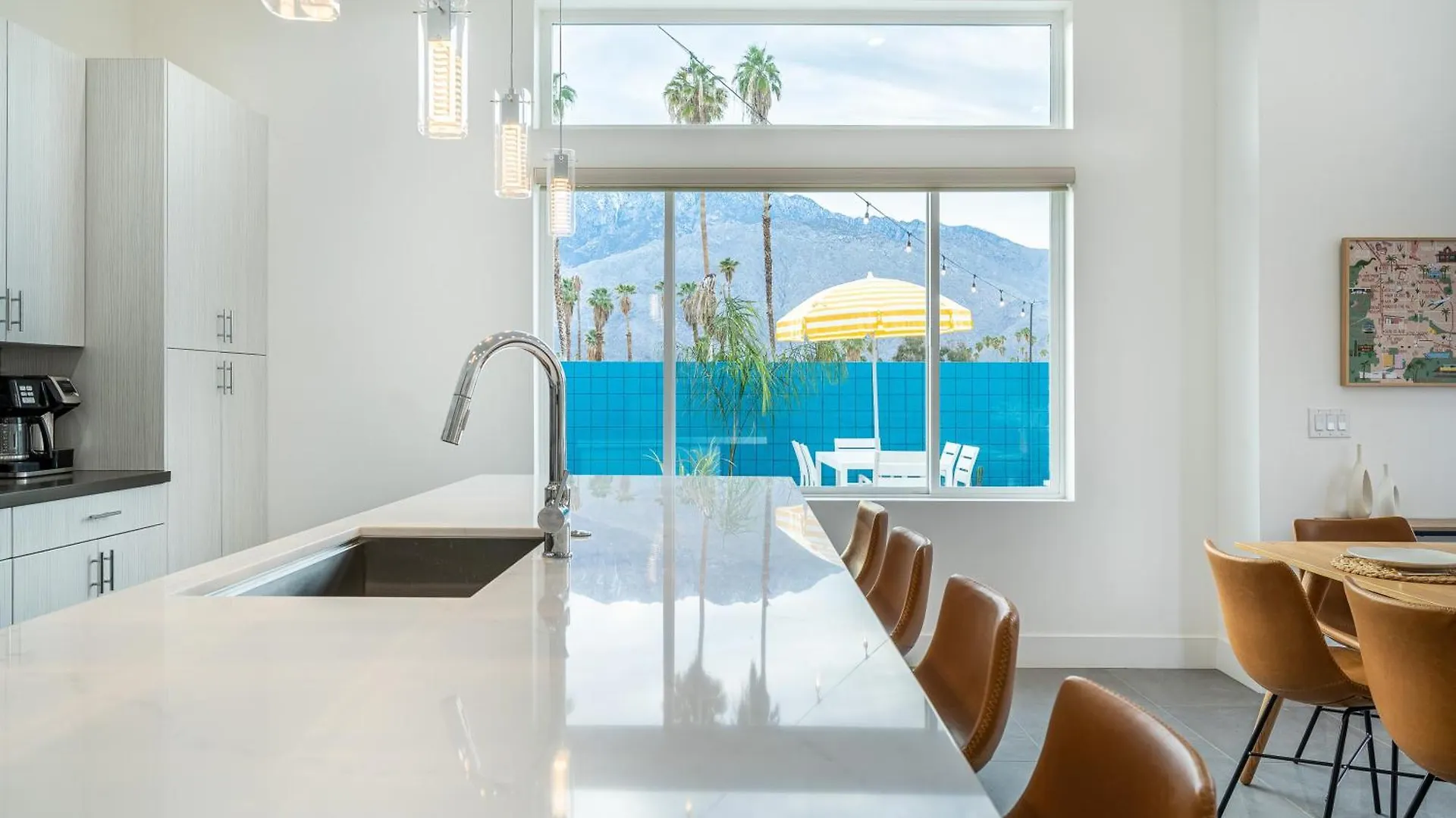 Stunning Mountain Views! New Mid-Century Home! Palm Springs 0*,